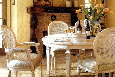 Dining room - transitional dining room idea in New York