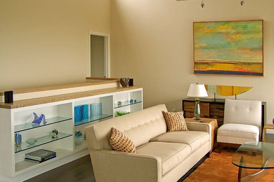 Minimalist living room photo in San Francisco