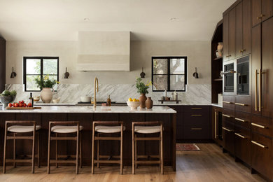 Transitional kitchen photo in Austin