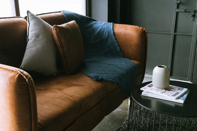 Minimalist living room photo in Other