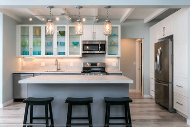 Example of a kitchen design in Los Angeles