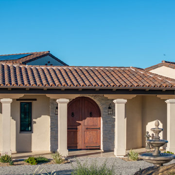 Seamless Indoor-Outdoor Living: A Home Designed for Entertaining and Privacy