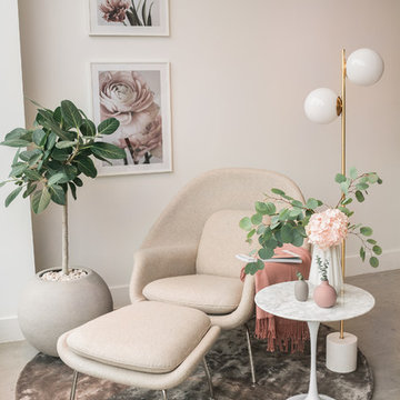 Tulip Side Table
