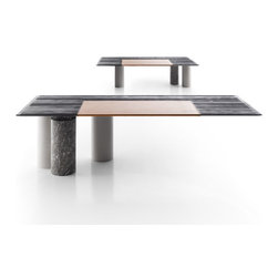 TABLE KR042 - Console Tables