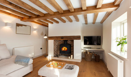 Houzz Tour: An Old Cottage is Sensitively Restored and Updated