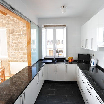 Rehabilitación de vivienda en Guitiriz (Lugo) - Cocina (pasante abierto)