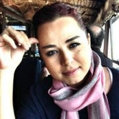 Hale Tansık's photo
