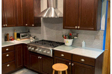 Example of a classic kitchen design in Boston