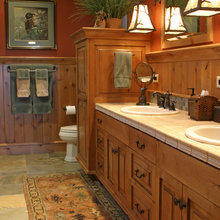 Pretty lodge bathroom