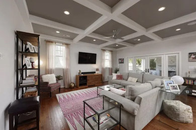 Living room - living room idea in Toronto