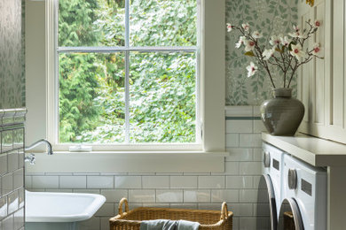 Example of a classic laundry room design in Seattle