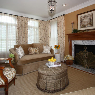 Traditional Residence: Living Room 2