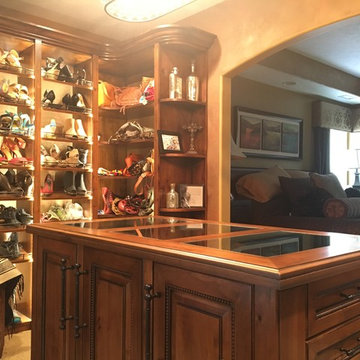 Knotty Alder Closet and Mud Room - West Omaha