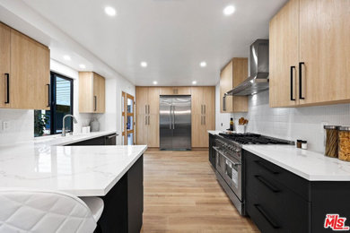 Inspiration for a modern kitchen remodel in Los Angeles