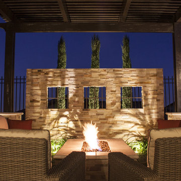 OUTDOOR LIVING