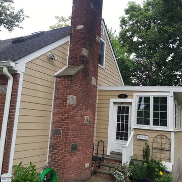 8 1/4" HardiePlank Cedarmill Autumn Tan Arctic White HardieTrim Stamford
