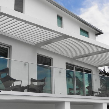 Adjustable Louvered Pergola and Patio Cover