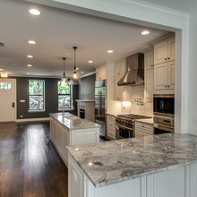 810 Kitchen/Desk