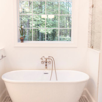 Mooresville Manor: A Farmhouse Revival