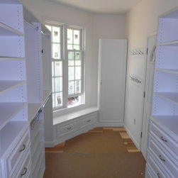 Walk-in Closets 4 - Accent And Storage Benches