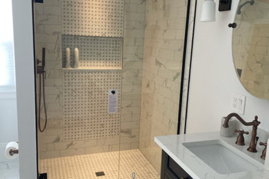 Example of a minimalist bathroom design in Boston