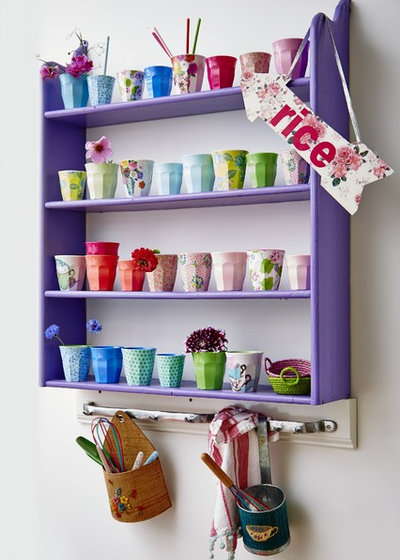 Contemporary Kitchen by Butikken