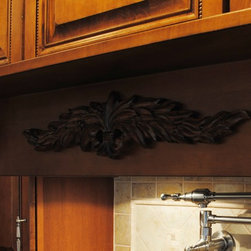 Detailed Traditional Kitchen - Kitchen Cabinetry