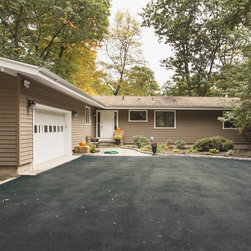 CertainTeed Cedar Impressions Vinyl Siding - Stamford, CT - Building Materials