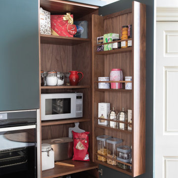 Modern Hand-Painted Kitchen in Edinburgh Townhouse