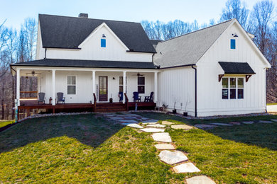Home design - farmhouse home design idea in Other
