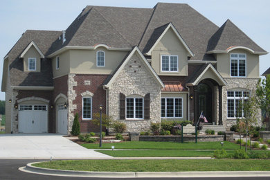 Example of an exterior home design in Chicago