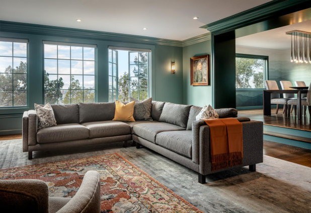 Fusion Living Room by Hanomoco Design