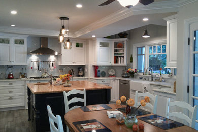 Elegant kitchen photo in Seattle