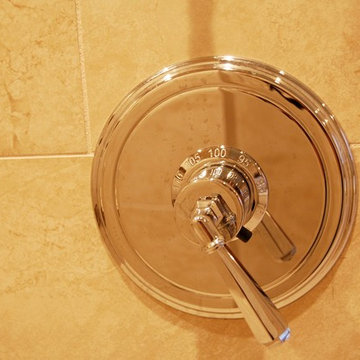 Outdated Bathroom gets Chic Makeover