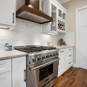 Contrasting range hood