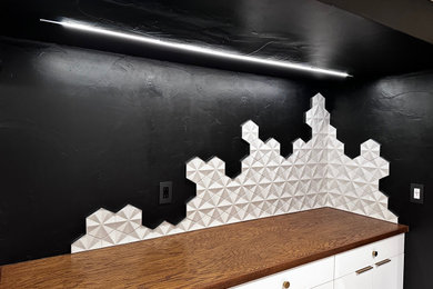 Example of a minimalist home bar design in Denver