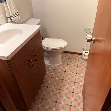 Midland - Mid-Century Bathroom