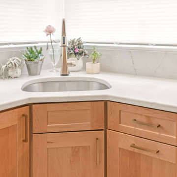 Calacatta Valentin and Waypoint Maple Rye Kitchen Remodel