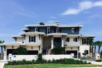 Inspiration for a coastal exterior home remodel in Orlando