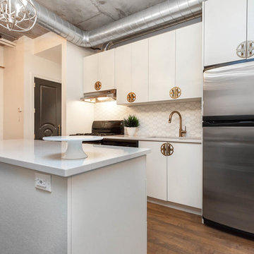 Luxurious Designer Loft In Central King West Location