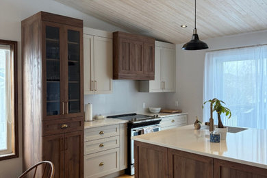 Kitchen photo in Miami