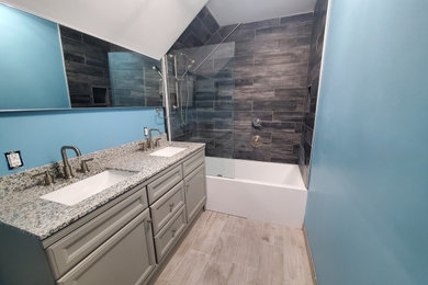 Elegant bathroom photo