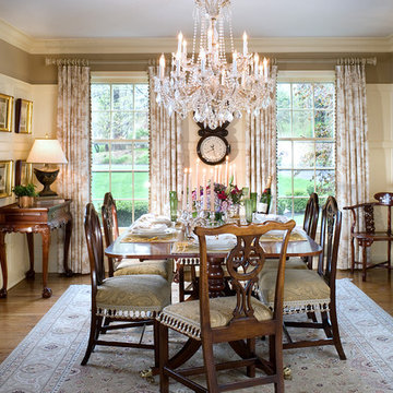 Architectural details add elegance and sophistication to the NJ Dining Room