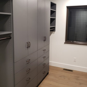 Walk-in Closets - Wildewood at Stowe