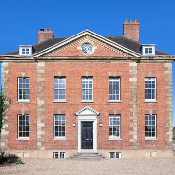 Grade 2* Queen Anne Manor with Sky-Frame Contemporary Extension