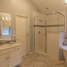 Mom bath - pocket door?