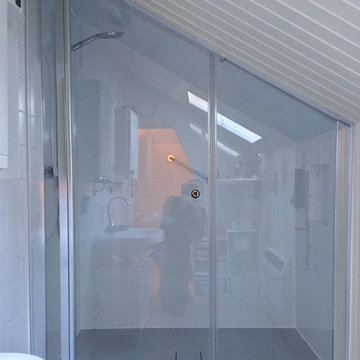 Fugenlose Dusche auf Maß in Wunschfarbe