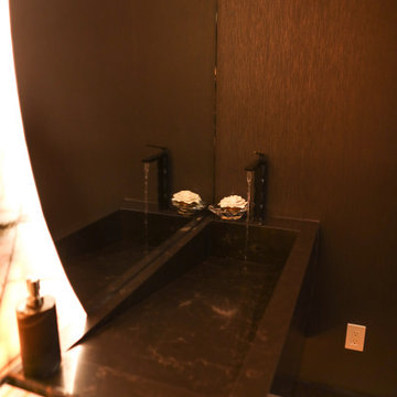 Leghorn Powder room