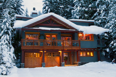 Example of a mountain style exterior home design in Vancouver