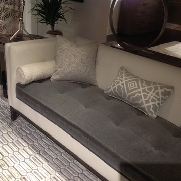 Universal Furniture Modern Hartley Sofa 678501-610